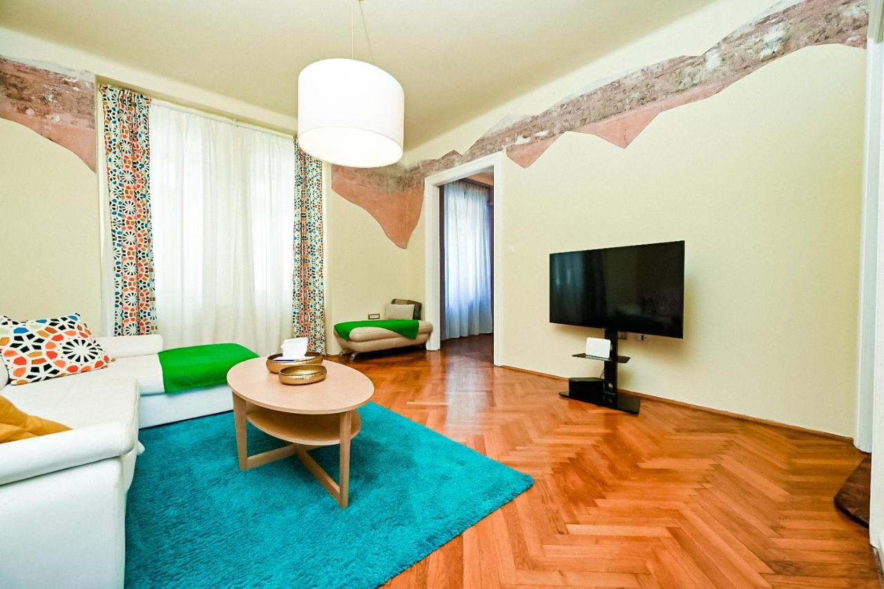 '2R' City Center Holidays And Workstays Rijeka Eksteriør bilde